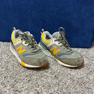 New Balance Kids' 997H Gray and Yellow Sneakers